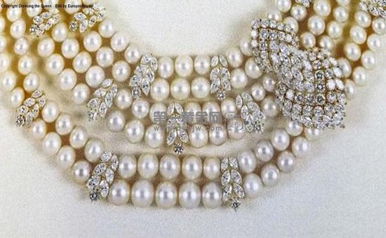 英国女王钟爱的珍珠项链.JPEG